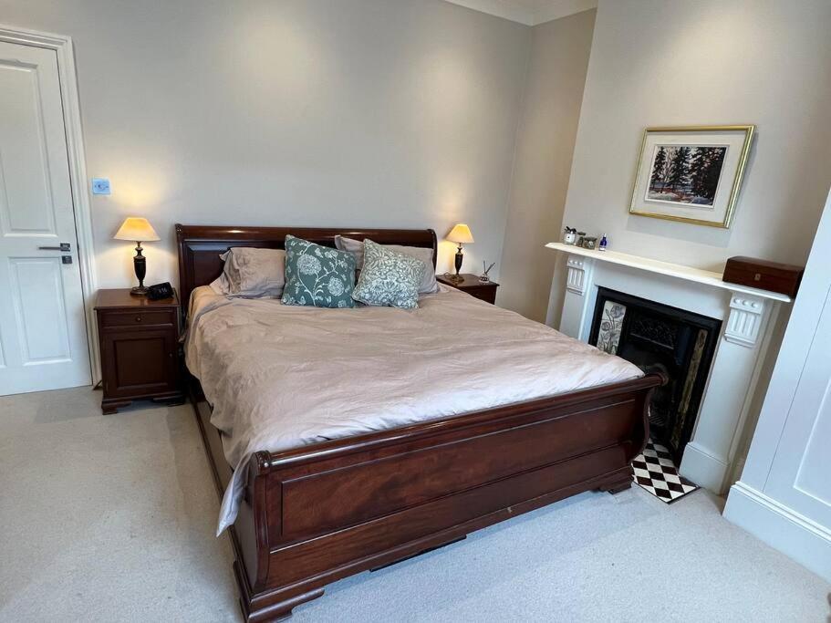 Four Bedroom Modern Victorian Wandsworth House London Exteriör bild