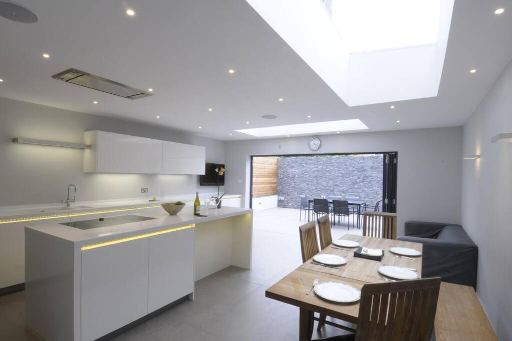 Four Bedroom Modern Victorian Wandsworth House London Exteriör bild